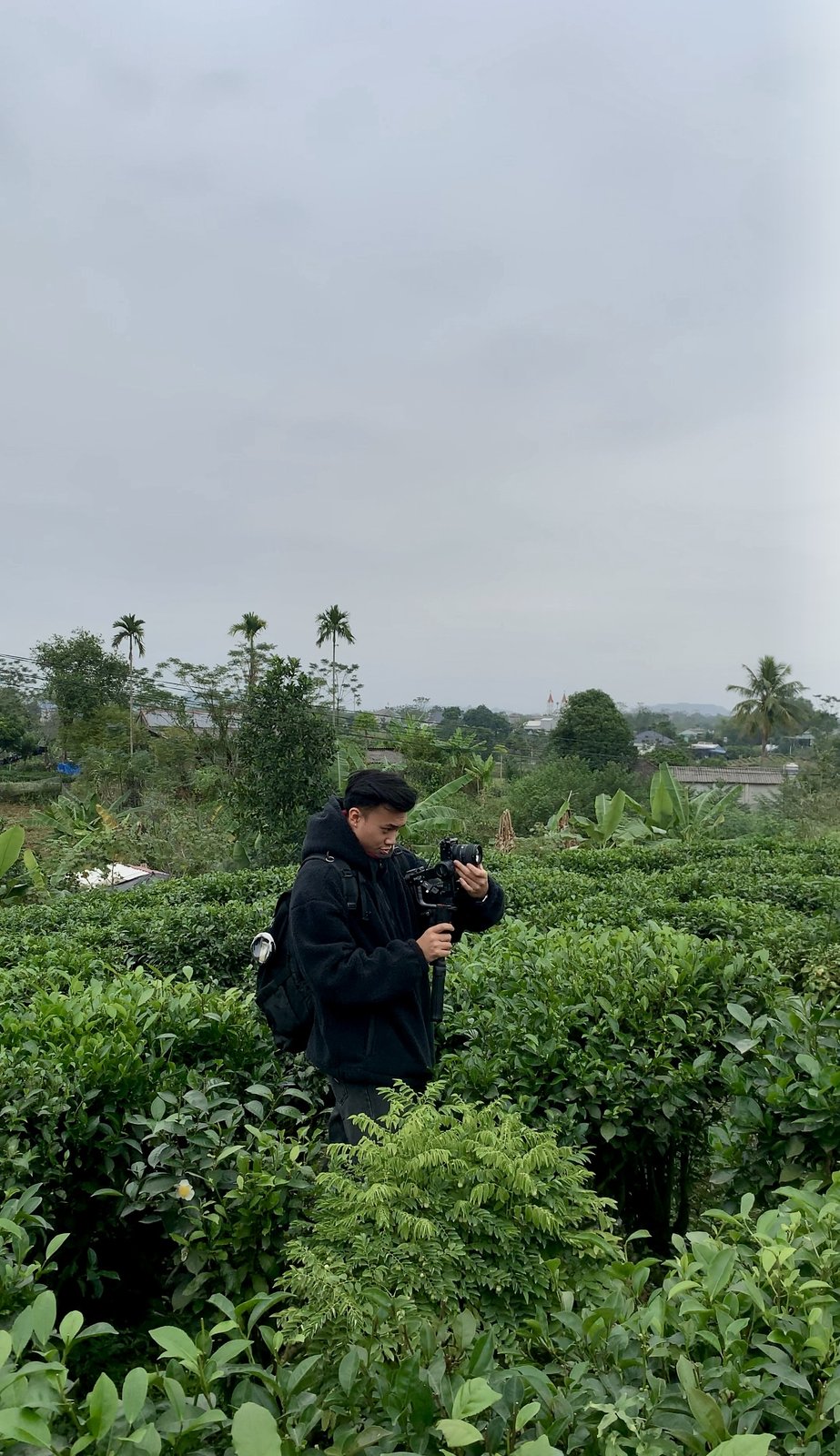 Hưng cùng nhóm bạn